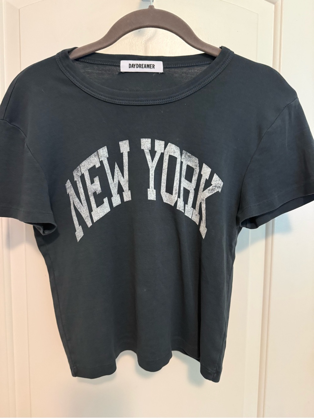 Daydreamer Charcoal Short Sleeve New York Graphic Tee- Size Small